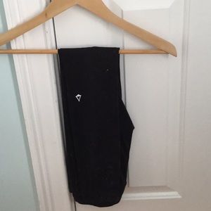 Black ivivva leggings